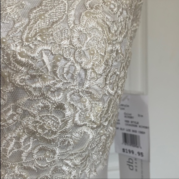 David's Bridal Elegant White Wedding Dress - Picture 3 of 8